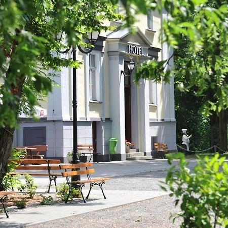 Park Hotel Dobrodzien Exterior photo
