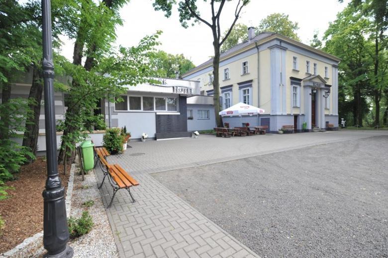 Park Hotel Dobrodzien Exterior photo