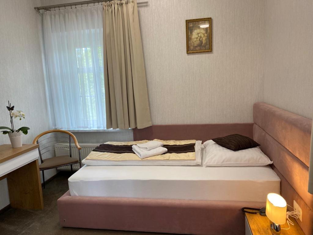 Park Hotel Dobrodzien Exterior photo