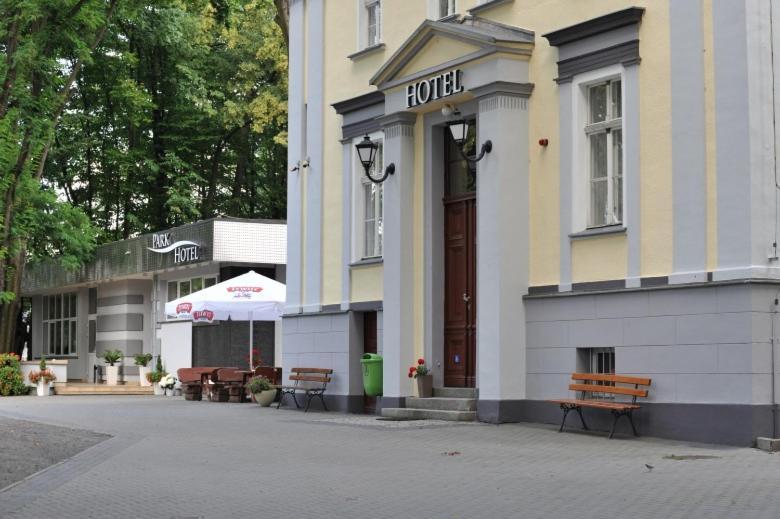 Park Hotel Dobrodzien Exterior photo
